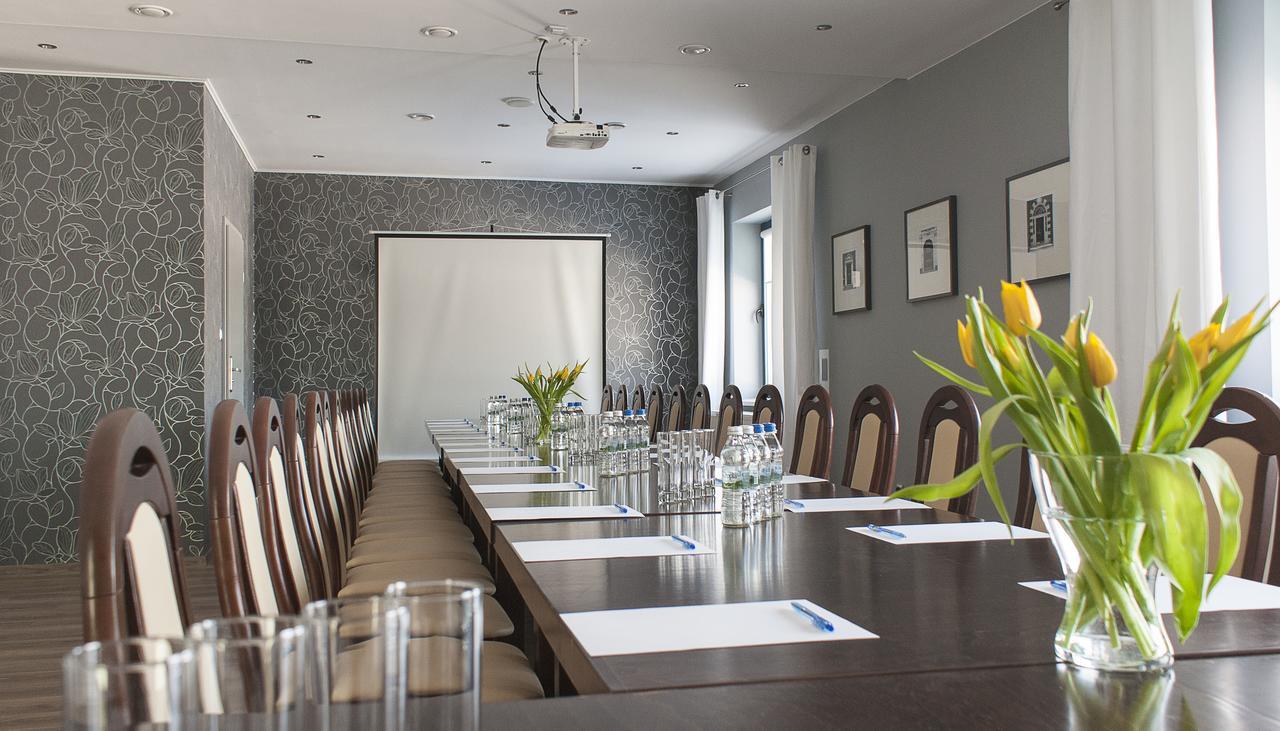 Hotel Eden Rzgow Ngoại thất bức ảnh
