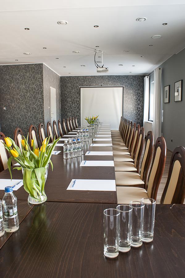 Hotel Eden Rzgow Ngoại thất bức ảnh